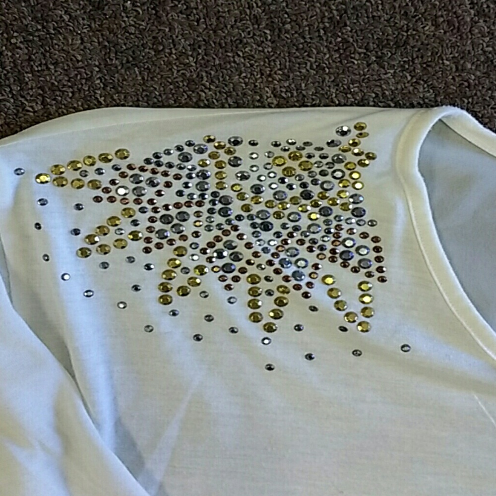 Ladies Top - Picture 2 of 4